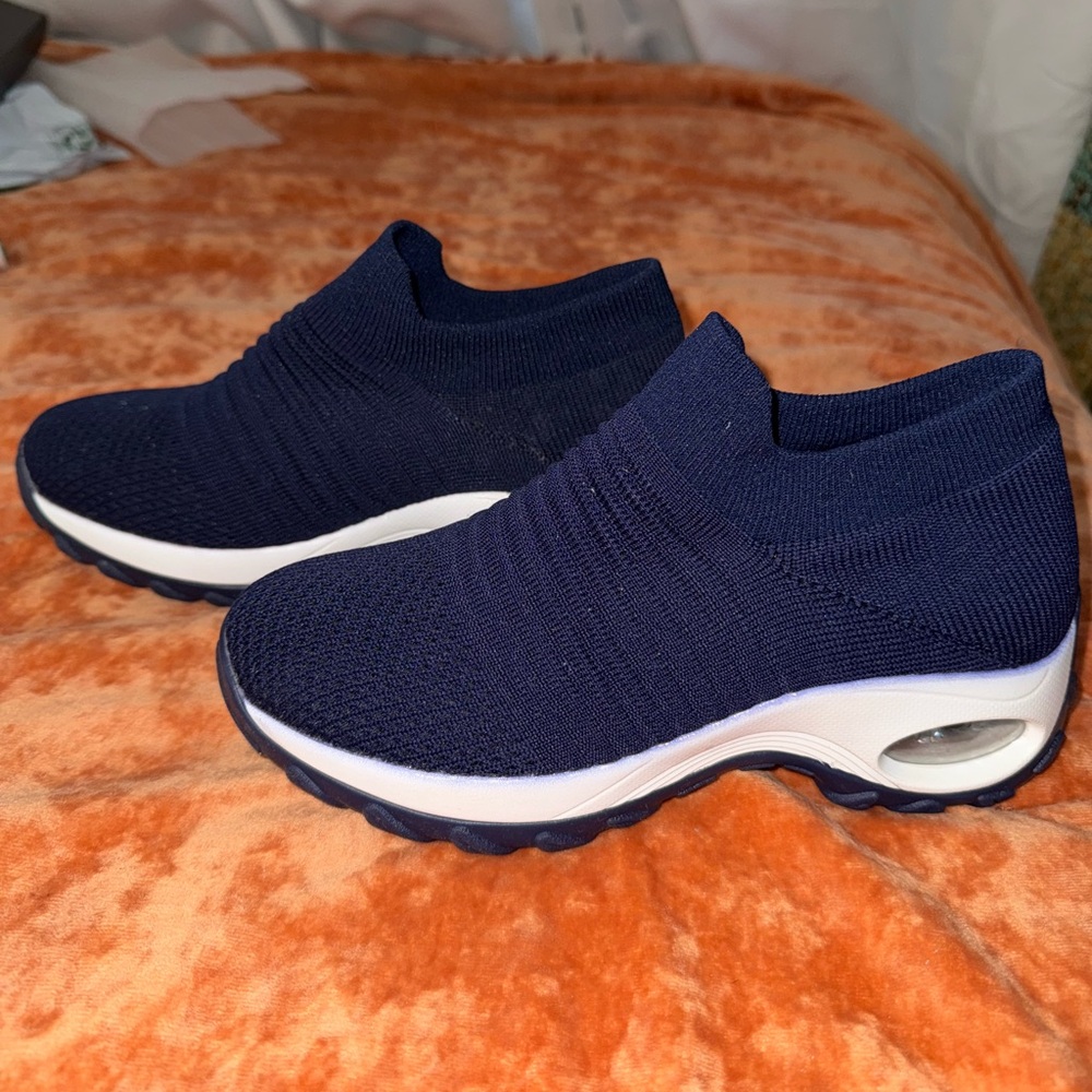 STQ Womens Slip on Walking Shoes Breathable Non Slip Work Shoes size 6.5 NWOT